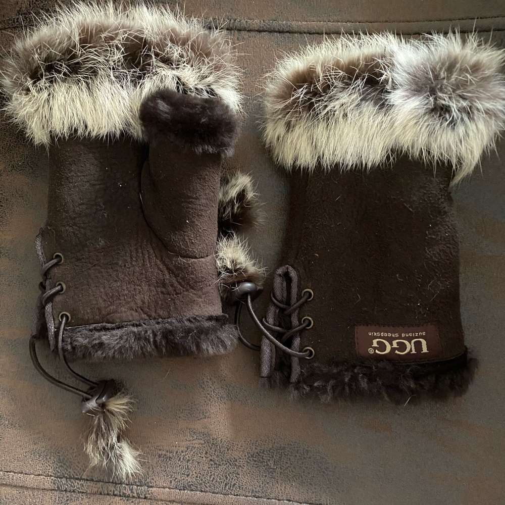 UGG Mittens